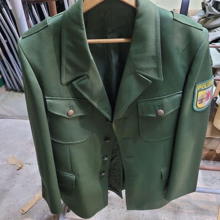 Na sprzedaż oryginalna kurtka policyjna używana przez niemiecką Policj