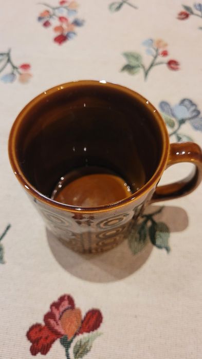 Ciemno brązowy kubek kółka ZPS Pruszków