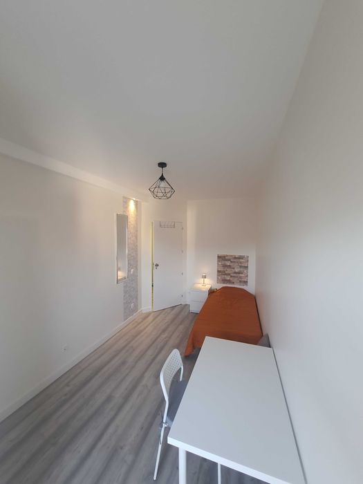 Quarto individual ( apartamento 100m2 renovado) V.N.Gaia