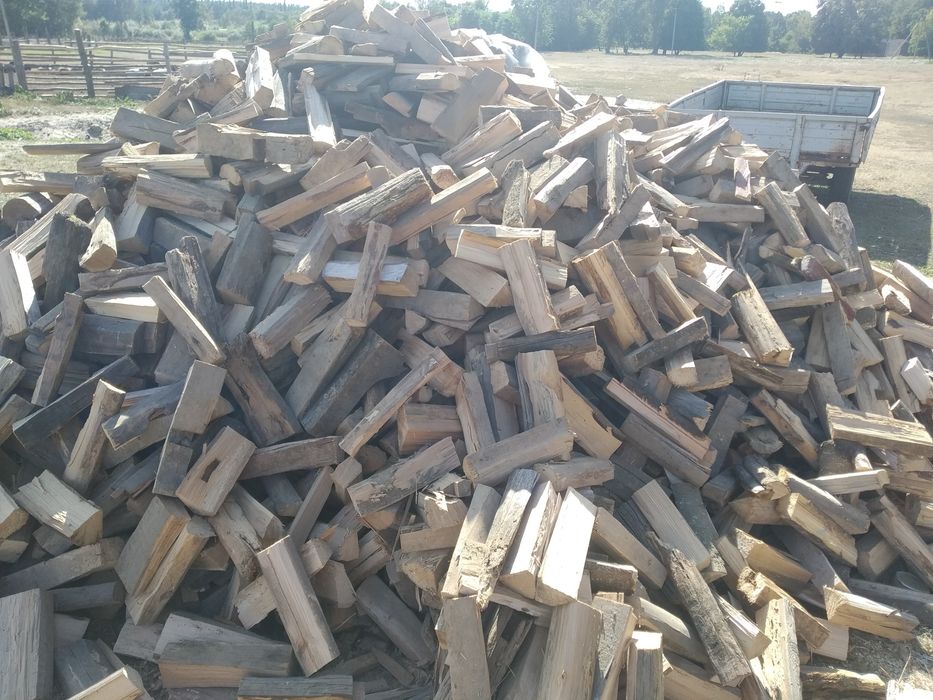 Продам дрова сухие ,дуб сосна з доставкой,
