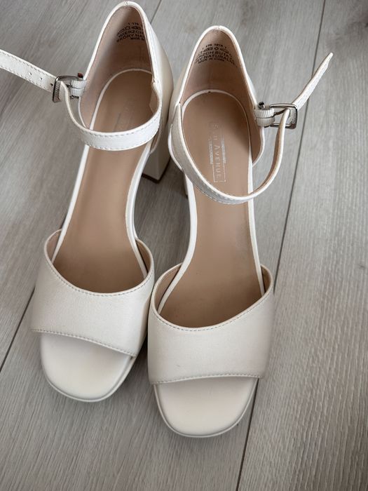 Buty wesele ślub skórzane obcas słupek bardzo wygodne białe komunia 39