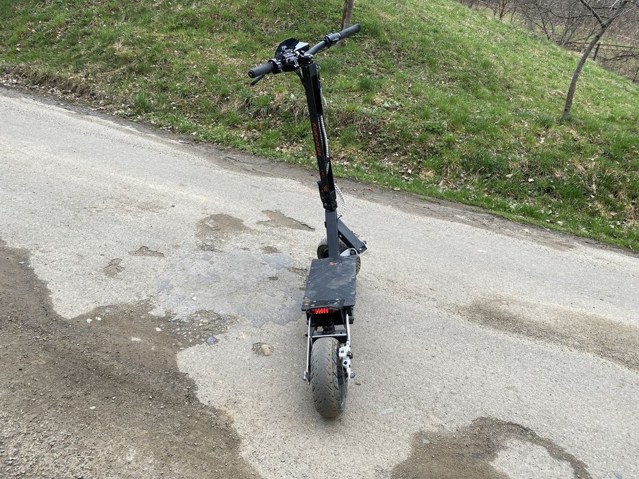 Продам електро самокат  kygoo g4