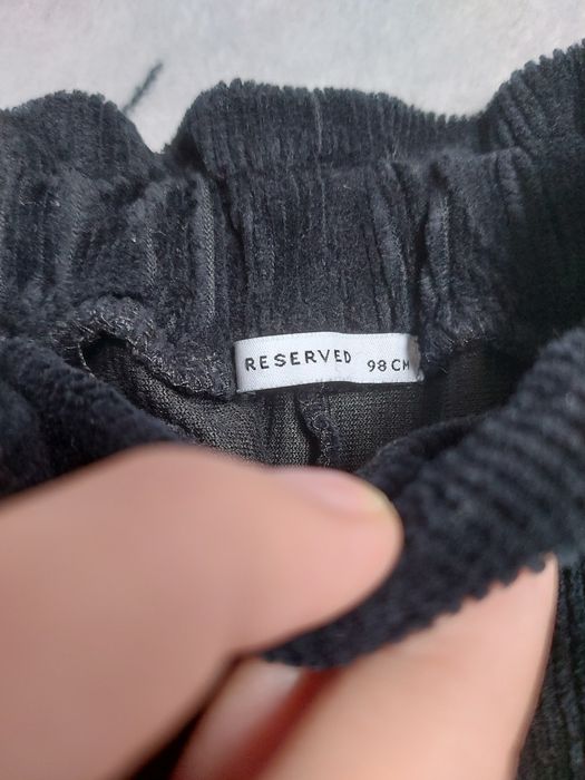 Czarne spodnie sztruksowe paperbag - Reserved rozm. 98