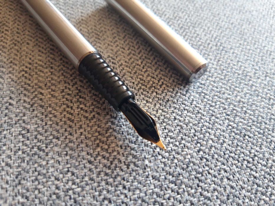 Caneta de tinta permanente "INOXCROM"