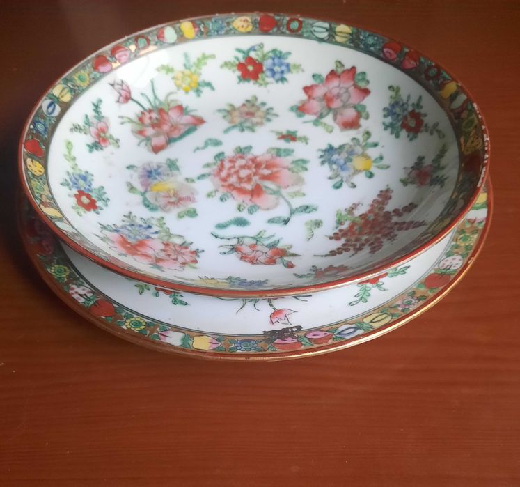 Conjunto de pratos em porcelana asiaticos muito antigos