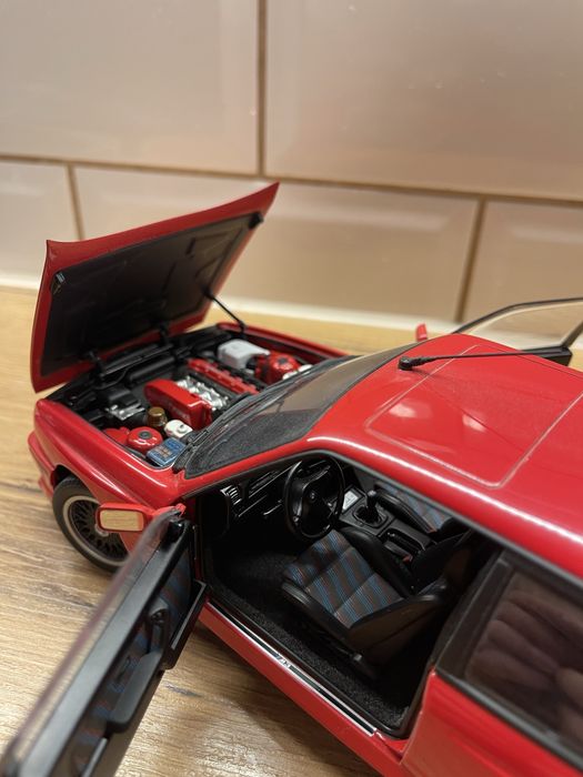 Autoart BMW M3 E30 1:18 stan bardzo dobry minichamps otto norev bbr cmc