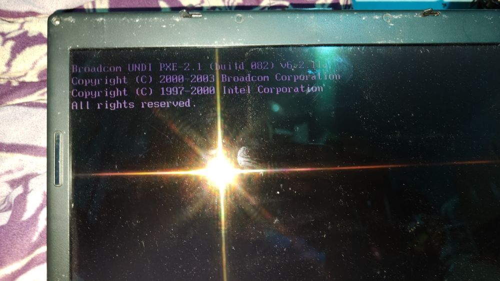 sprzedam laptopa sprawny do wstawienia system operacyjny