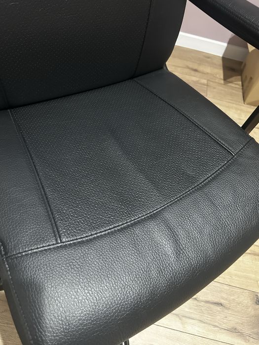 Czarne krzeslo ikea