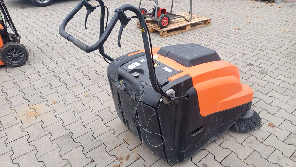 Zamiatarka akumulatorowa Karcher KM 75/40W