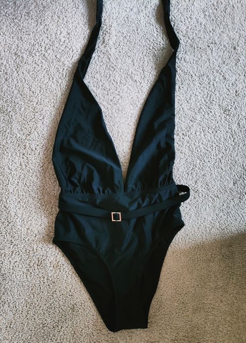 Чорний суцільний купальник Miss Selfridge