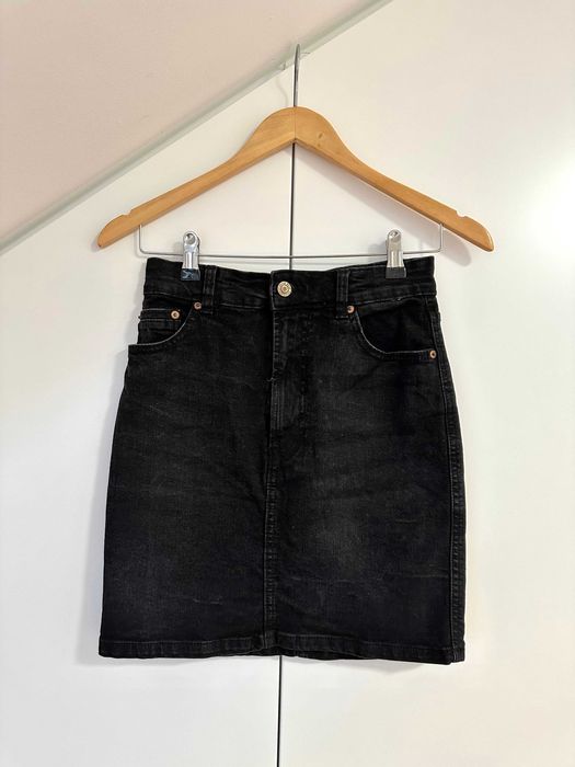 Czarna dżinsowa, spódnica Stradivarius, rozmiar S