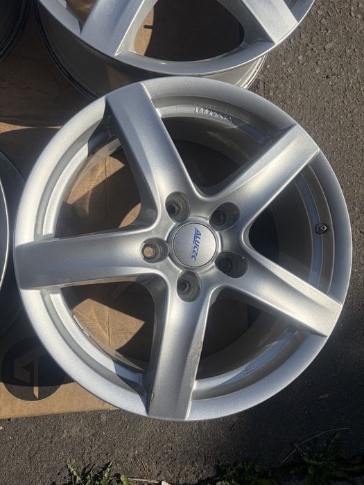 Felgi aluminiowe Alutec 8jx18 et52 5x130 otw. 71,6