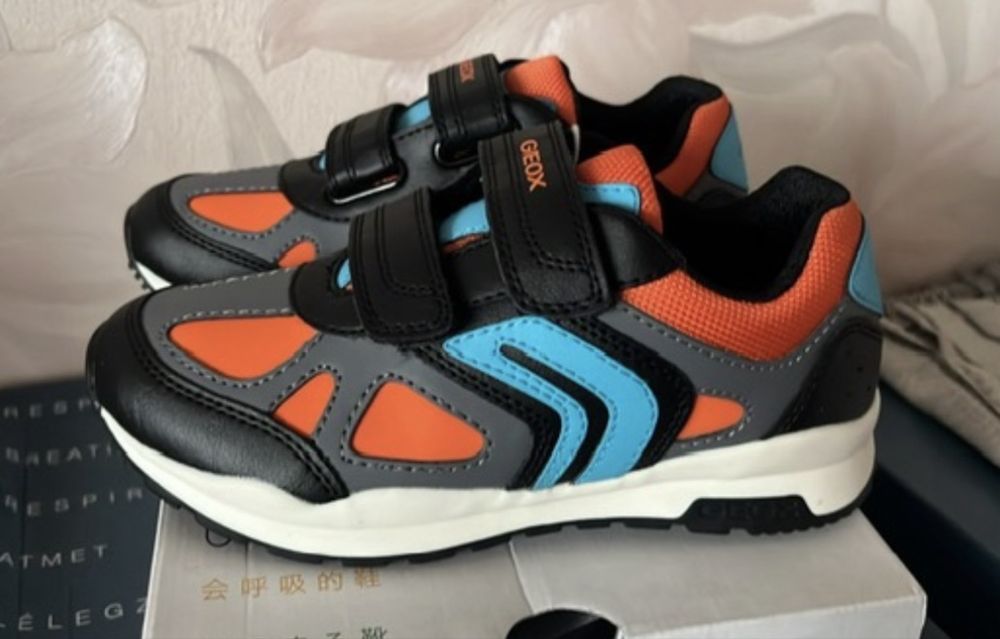 Geox стильні зручні кросівки 32р Оригінал