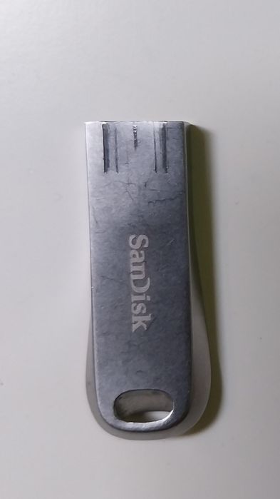 Pen 128gb como nova