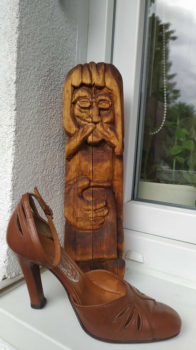 Szpilki skórzane firmy Salamander brązowe