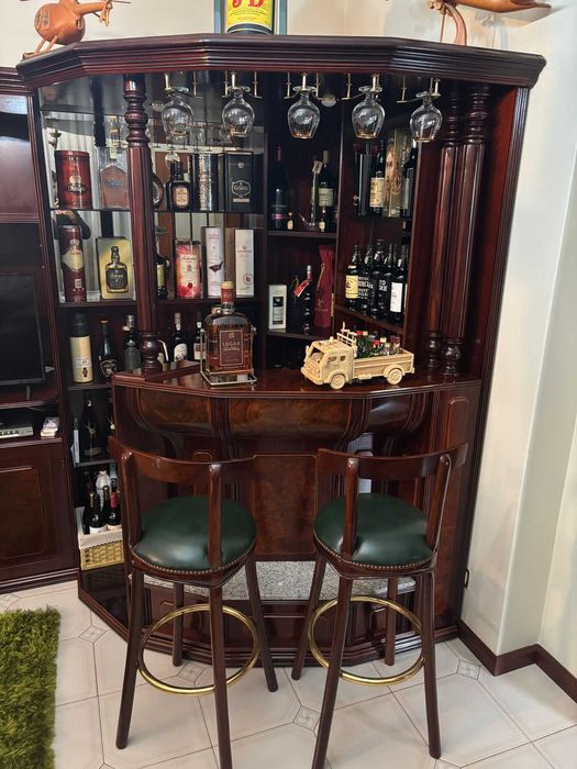 VENDE-SE BAR DE SALA COMPLETO COMO NOVO