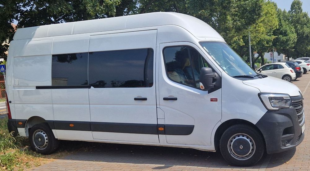 Renault.    Master