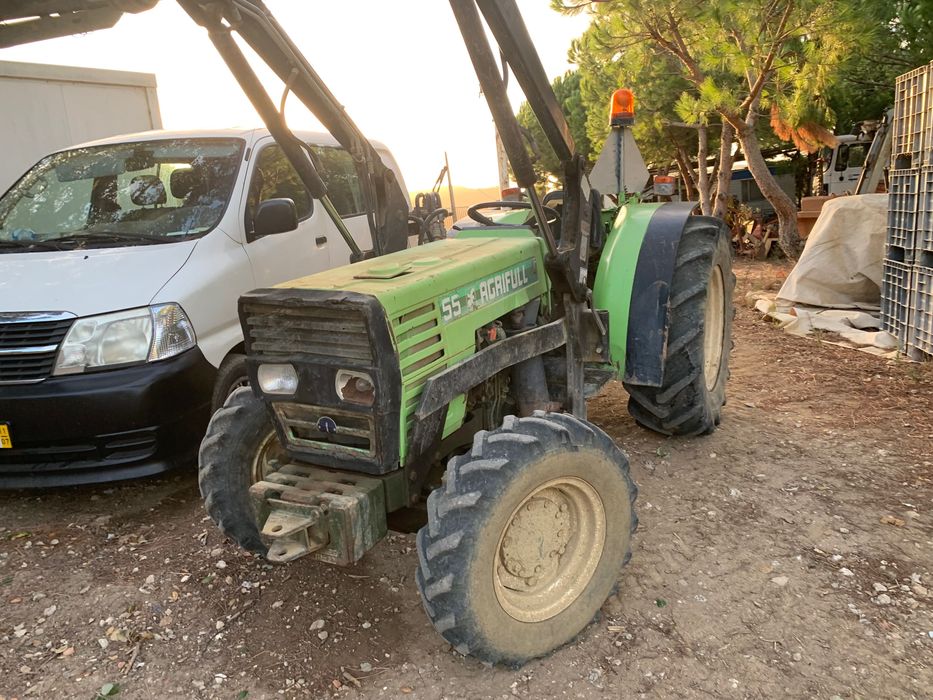 Tractor Agriful 4x4 55 cv com carregador frontal