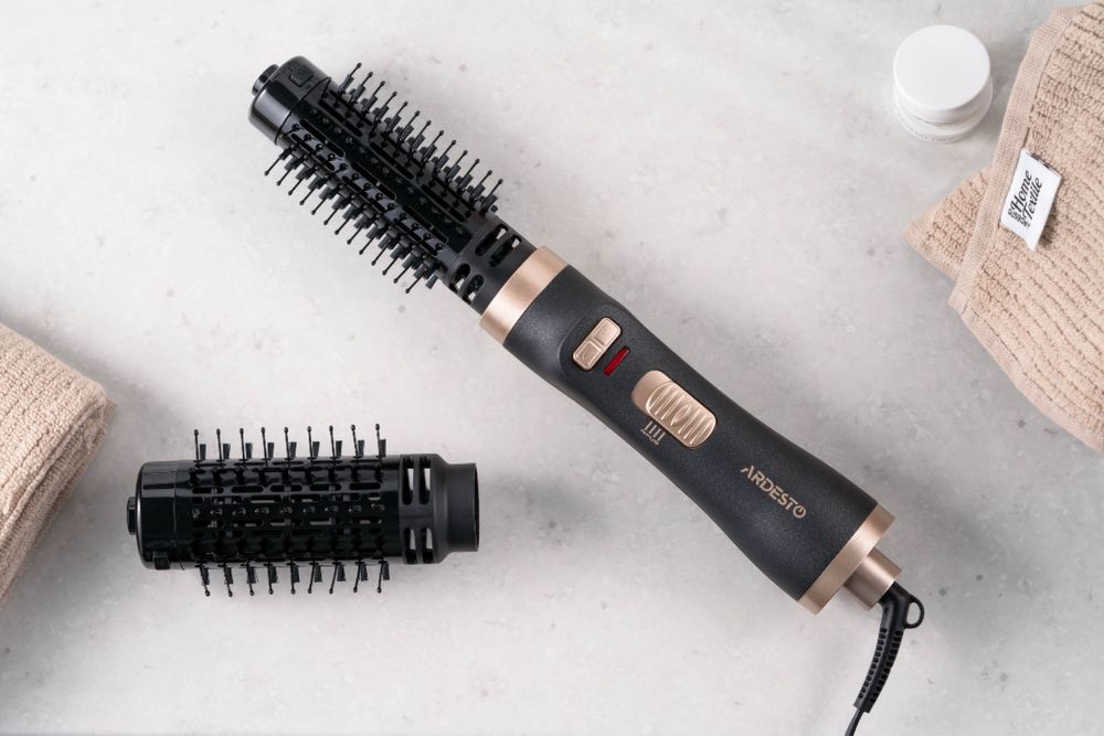 Фен щітка для укладання новий