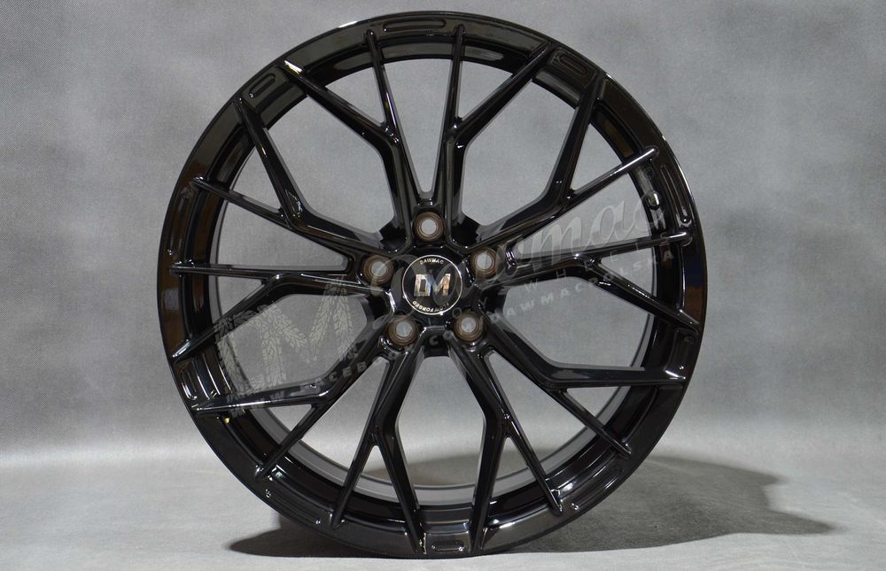 Felgi aluminiowe DM07 Flow Forming 19" 8,5J 5x114,3 Gloss Black