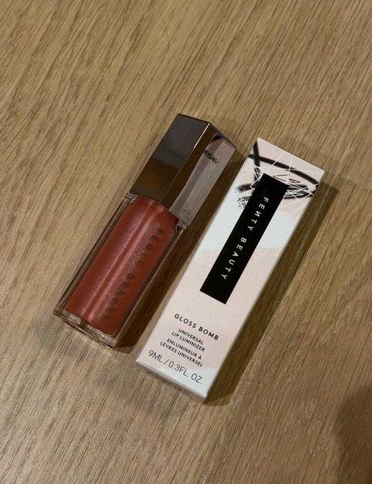 Fenty Beauty Gloss Bomb Universal Lip Luminizer – Fussy 02 (9 ml)