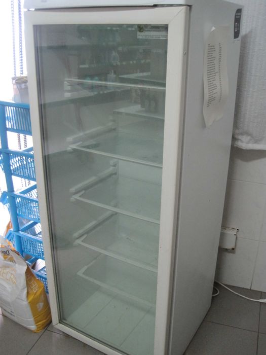 Frigorifico com porta de vidro