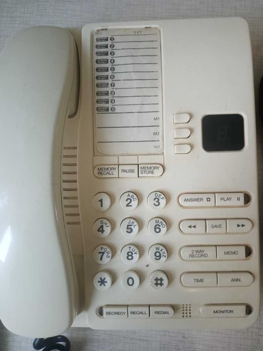 Стационарный кнопочный телефон