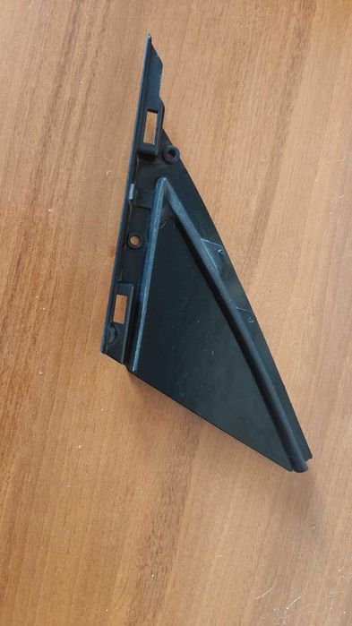 Форточка фиксированная передняя левая 1034908-99-E