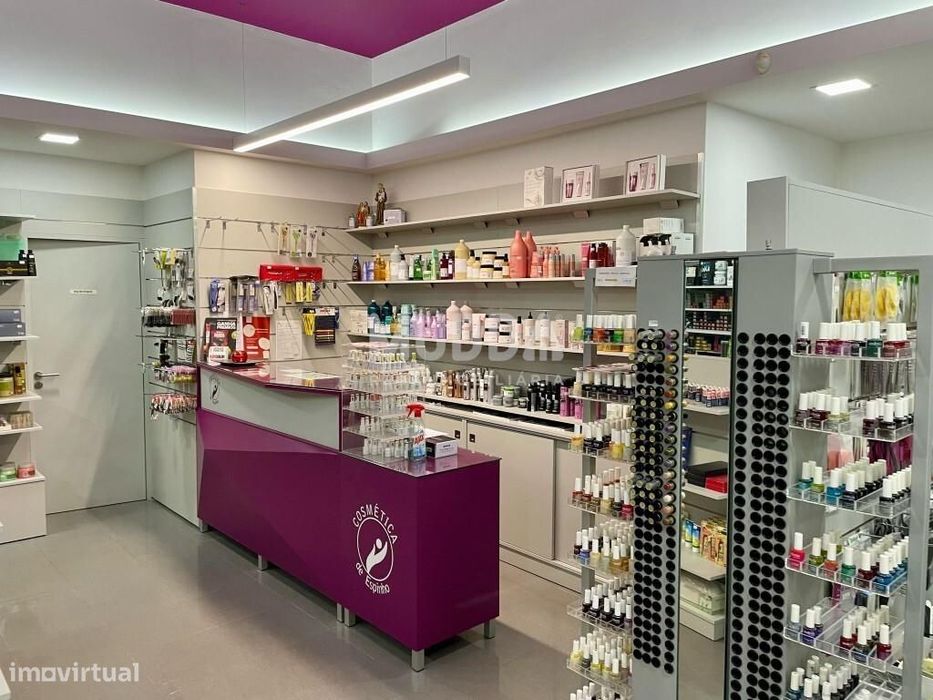 Shop for sale in the center of Espinho