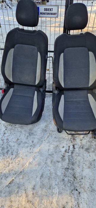 Sprzedam siedzenia do Toyoty Avensis T27 2018r