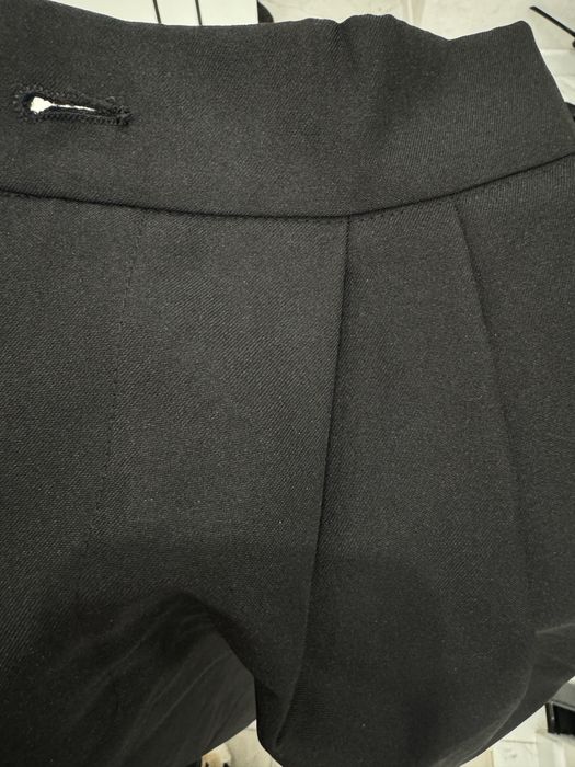 Класичний чорний костюм