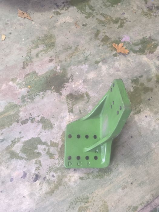 Prawy/ Lewy Uchtyw blotnika do John Deere