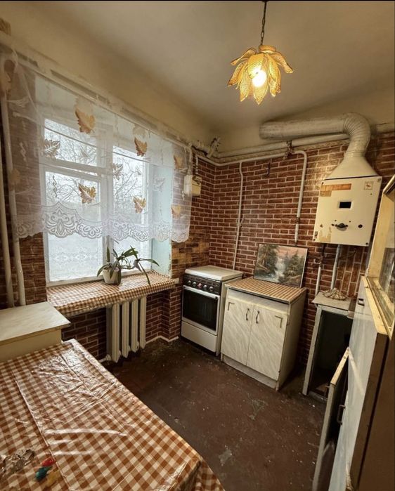 Продається 3 кімнатна квартира .