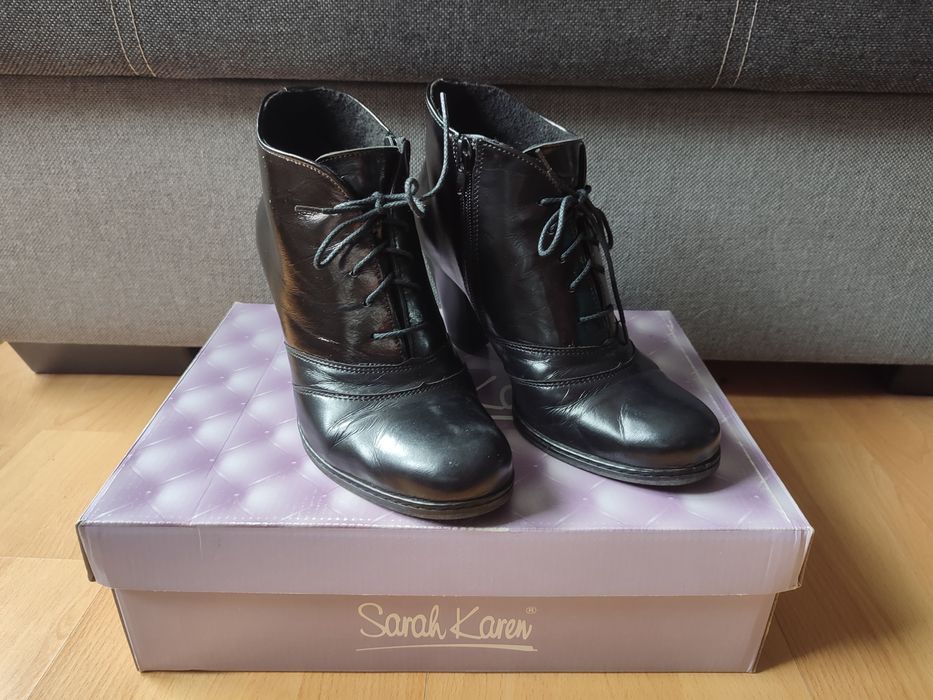 Czarne botki Sarah Karen