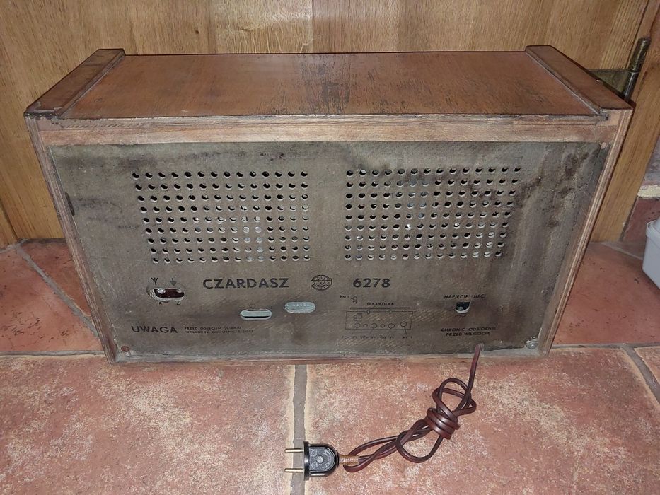 Stare radio lampowe Czardasz Diora