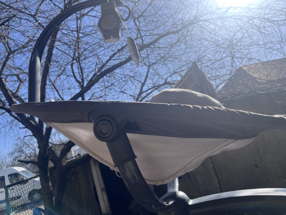 Заколисуючий центр El Camino Hugs Me1077