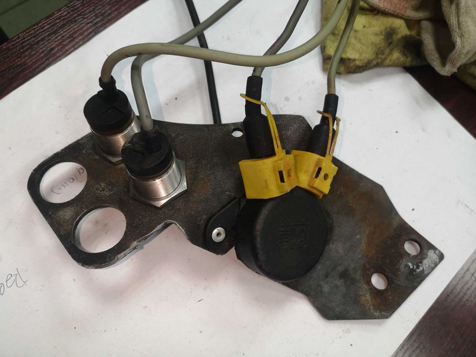 Czujnik indukcyjny obrót  HIAB Komplet