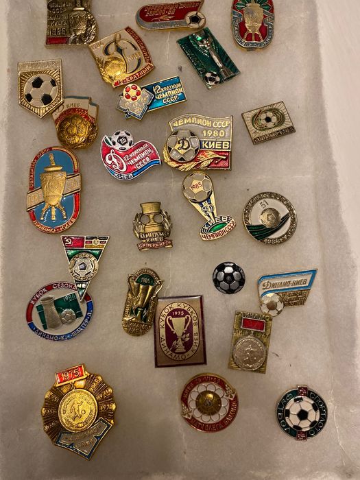 Значки Динамо Київ і інші футбольноі тематики