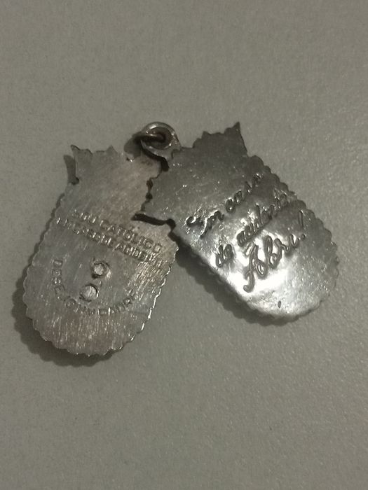 Dois belos pendentes religiosos