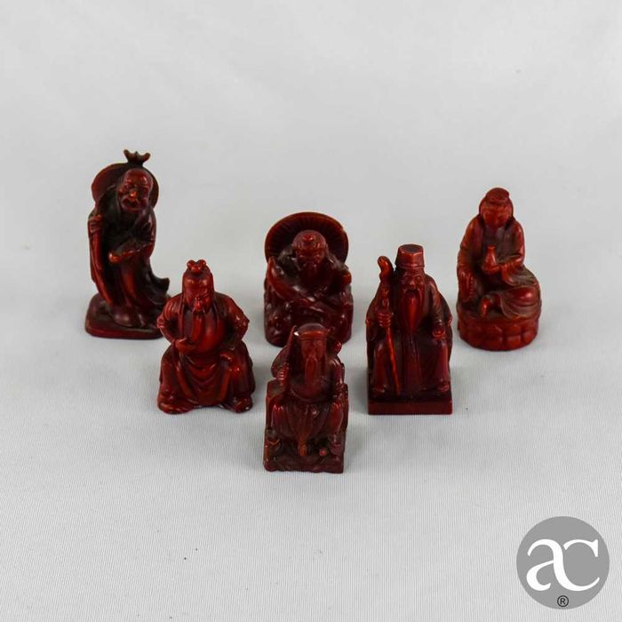 Conjunto de 6 imortais chineses em resina vermelha