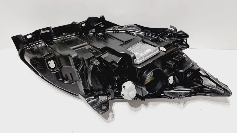 Reflektor lewy xenon Renault Laguna III lift europa