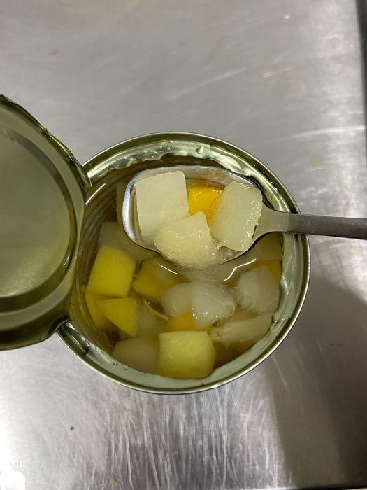 консерви , яблучне пюре, фрукты