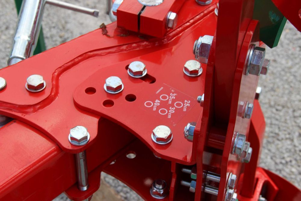 Pług pługi obrotowy obracalny mały Agro-Masz zabezpieczenie