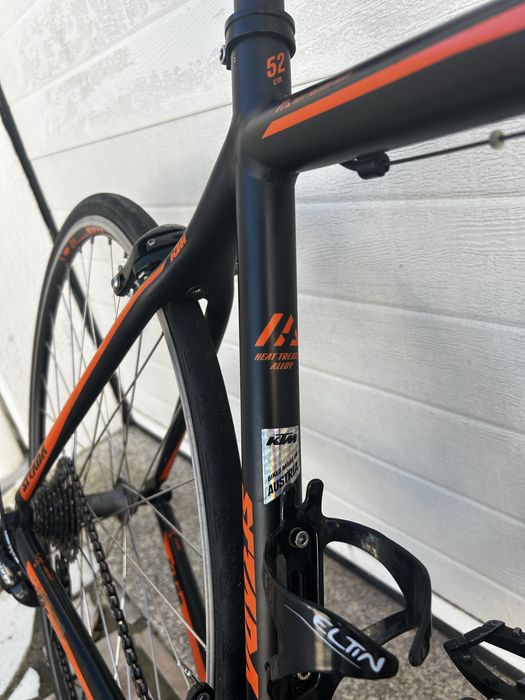 Bicicleta de estrada KTM Strada 800