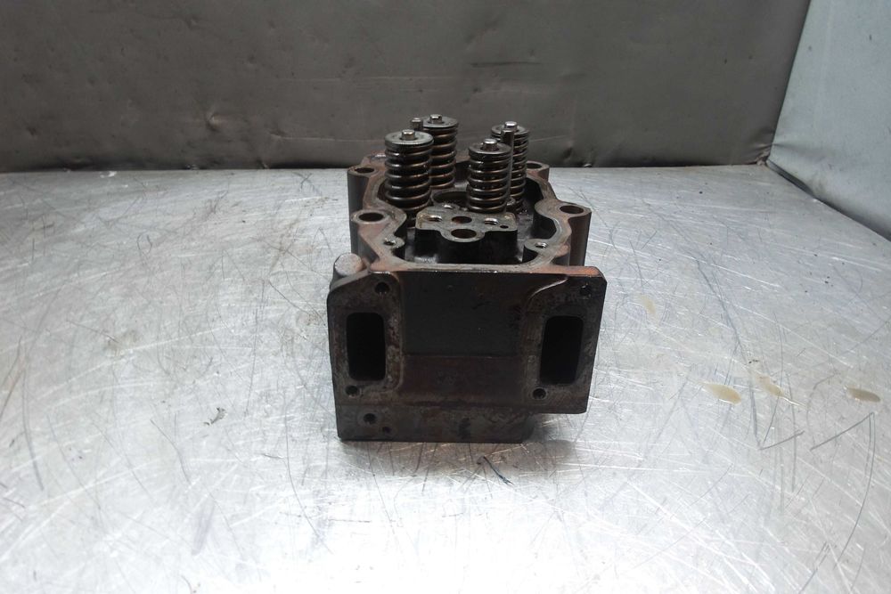 Głowica do silnika Scania DC 1102. Cylinder head Scania DC 1102