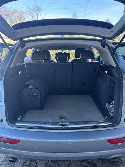 Надійний повнопривідний кросовер Audi Q5 Quattro