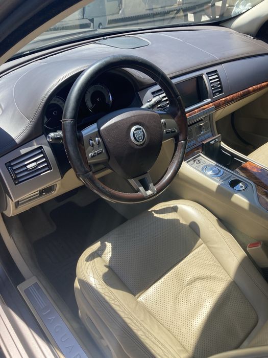 Jaguar XF 2.7 D V6 Luxury