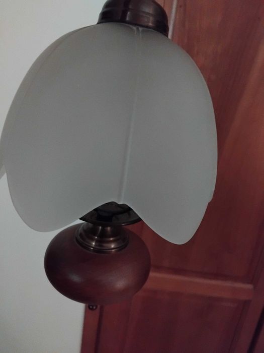 Candeeiro de tecto suspenso em madeira