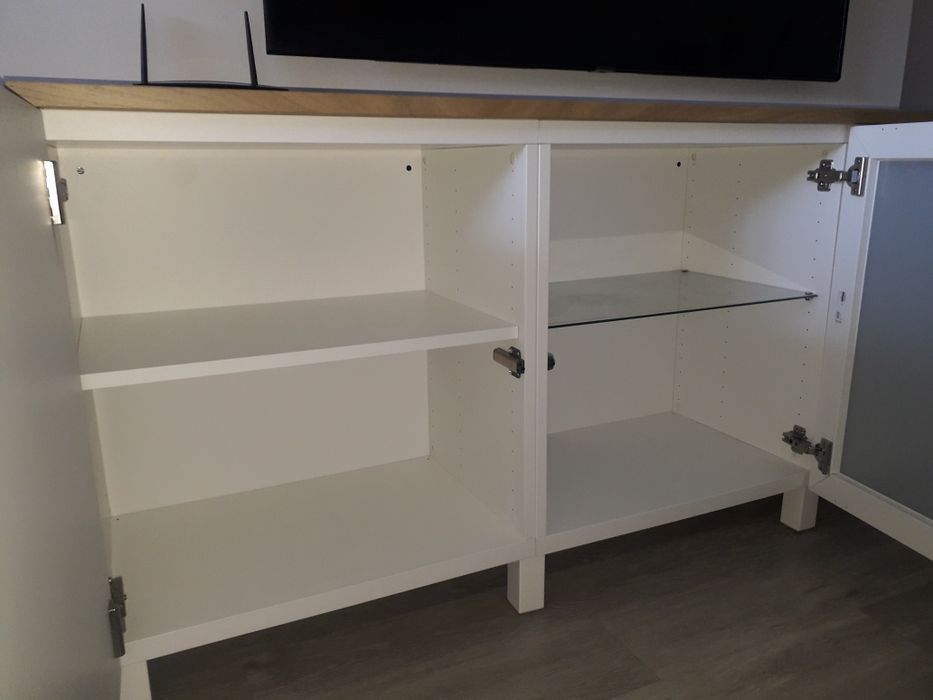 Aparador IKEA Besta