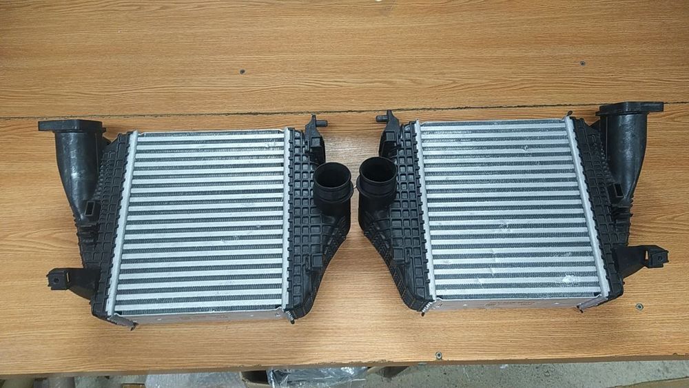 Радіатор інтеркулера cayenne , urus ,sq8 4.0 4m0145804bt,4m0145803bt